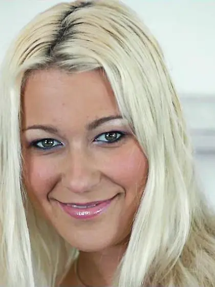 Cute blond babe, Cindy Crawford sucking a cock and gets her nast