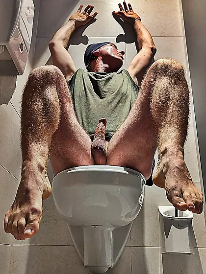 Andy Gymnast toilet rest stop lust 82