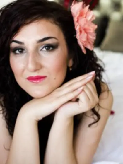 Brunette Teen Violet Dancing.