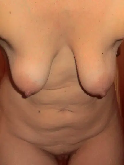 Enma en bikini striptease