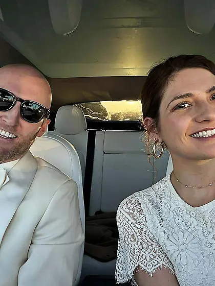 Grace sexy non-nude chick beautiful feet/face/legs