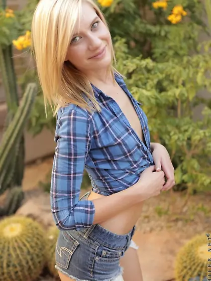 Chloe Brooke from USA