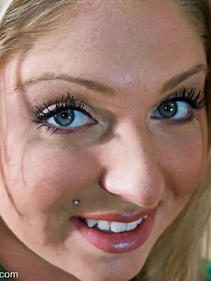 Blonde hottie jaelyn fox