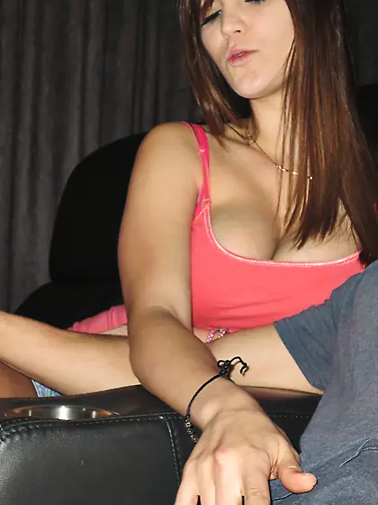 Gorgeous babe in blue jeans needs some hardcore fun with her man