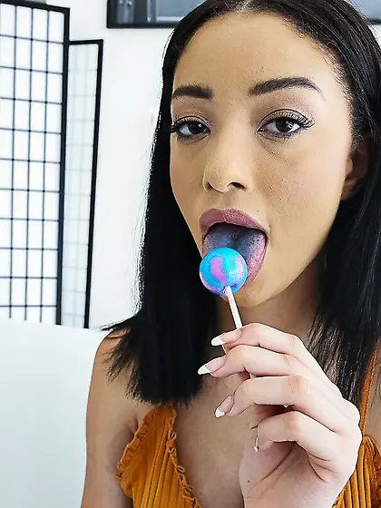 Stepbro and beautiful doll sin in the shower