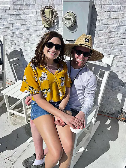 Grace sexy non-nude chick beautiful feet/face/legs