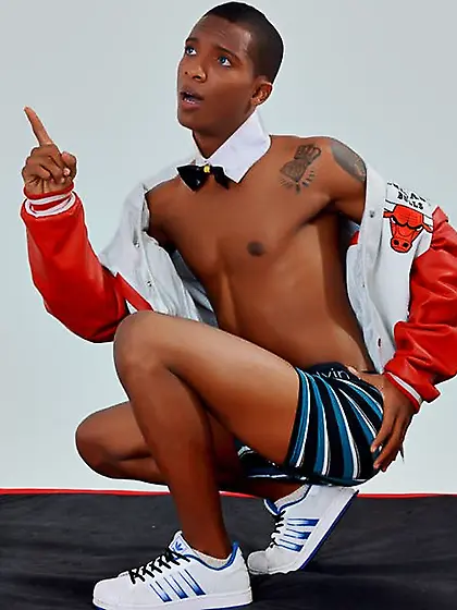 Transgender lachyhotgames smoking striptease