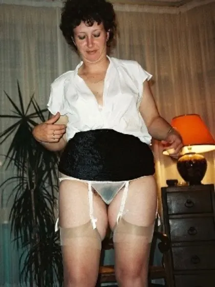 chris mini jupe avec et sans culotte selon l'humeu