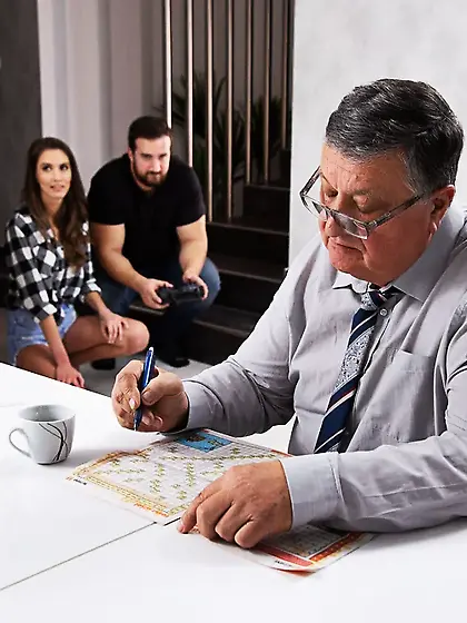 He Pressed Wrong Button and Daddy Fucked His Girlfriend