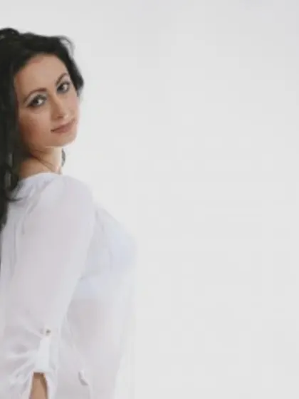 Brunette Mery Cameltoe.