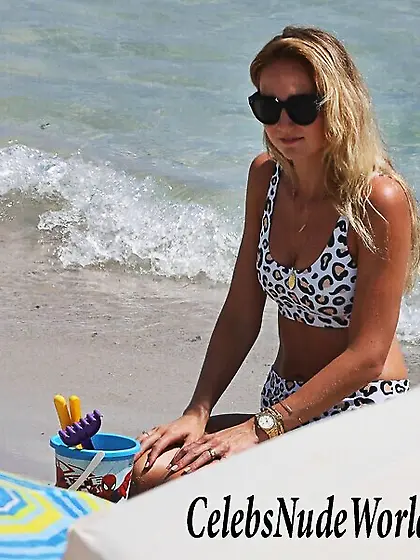 Kelly Weekers Bikini