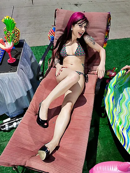 Delightful pornstars with tattooed bodies lick each other's cunt