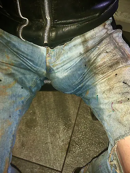 dirty, bulge, urinal, toilet, toilets, stinking, smelly,