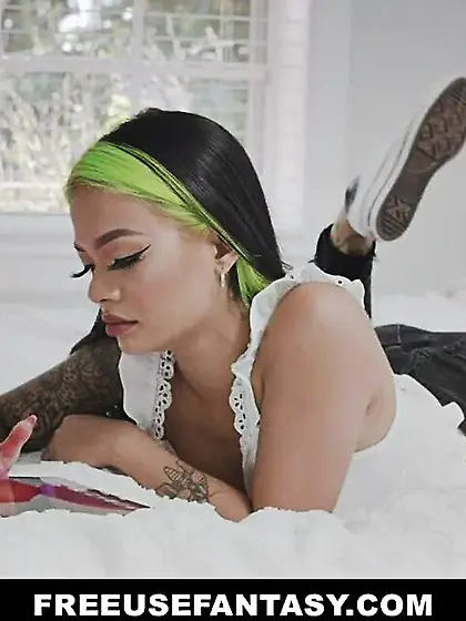 Teen loses inhibition with stepdad 