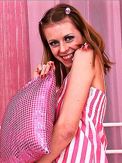 Blonde teen toying her pussy