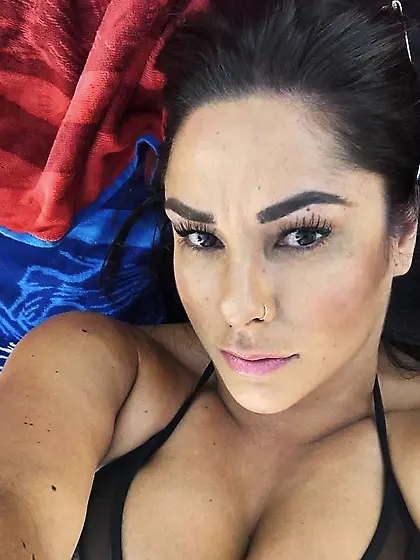 The lesbo footage Michelle hopes you forgot about