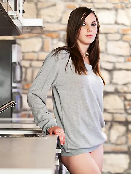 Brunette grey t-shirt pink