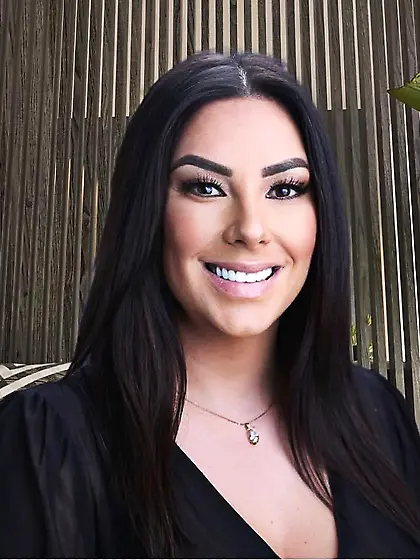 The lesbo footage Michelle hopes you forgot about