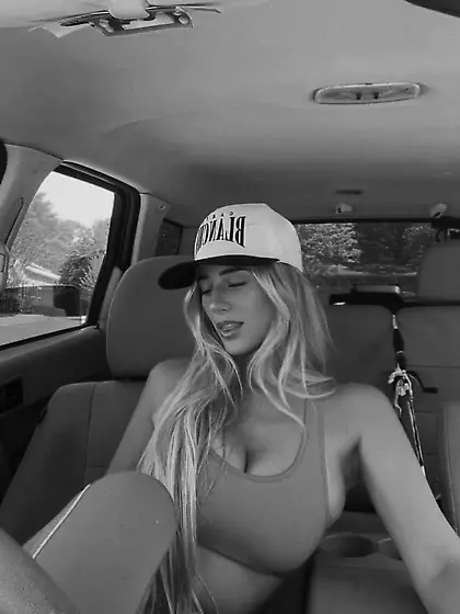 Carolina Mujer Tig ol’ bitties