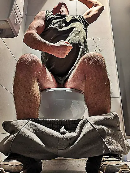 Andy Gymnast toilet rest stop lust 8