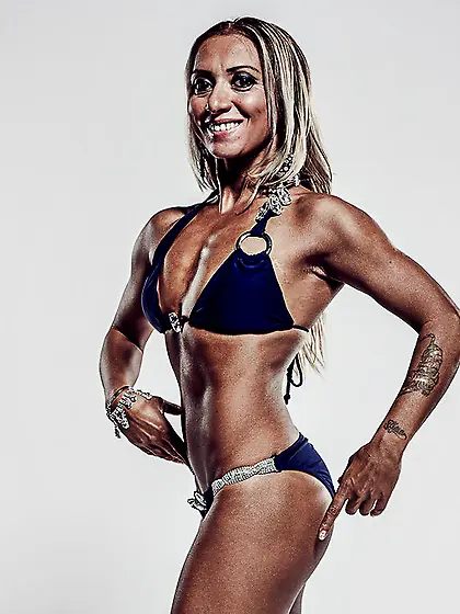 White milf with big tits like to dancing