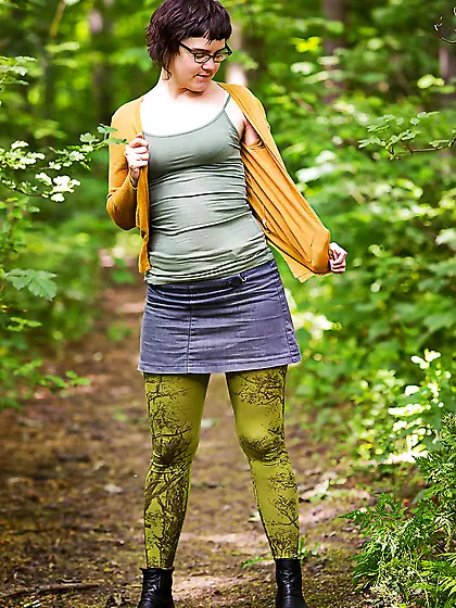 Skinny brunette is going to finger herself while outside