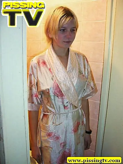 Pee from hairless pussy