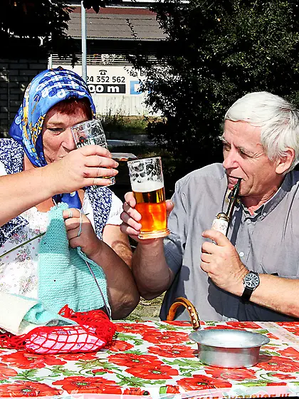 Condom selling teenage chick