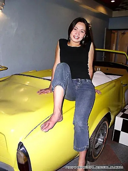 Perky titted TS getting nasty in jacuzzi