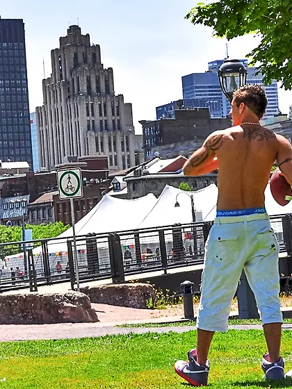 Lean strapping hunk kinky