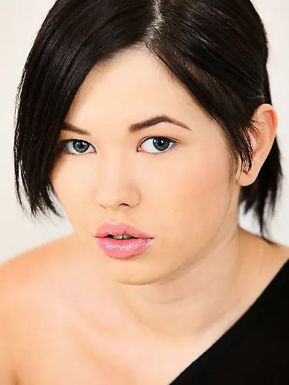 Lustful Asian doll Netta Jade makes the bog black member disappe