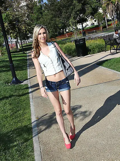 See the pussy of gorgeous chippy Tysen Rich getting filled with