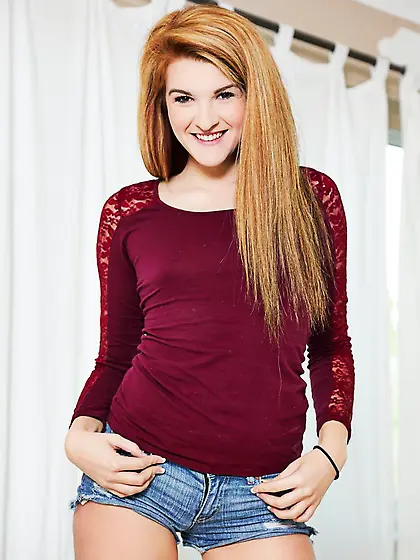 After posing and stripping,  cute oral sex princess Miranda Mills