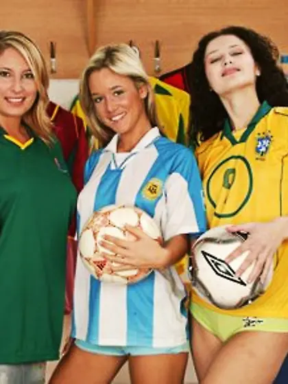 Kinky football players enjoy lesbian threesome with dildo in cha
