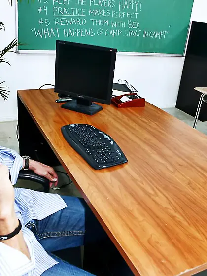 Naked bimbo Lexi Diamond is getting drilled in pussy and mouth i