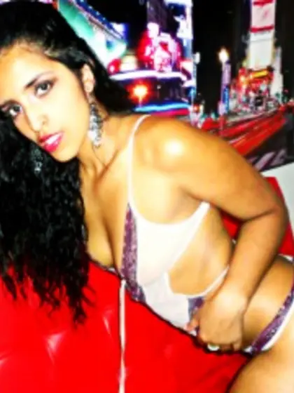 Brunette tamara perform anal