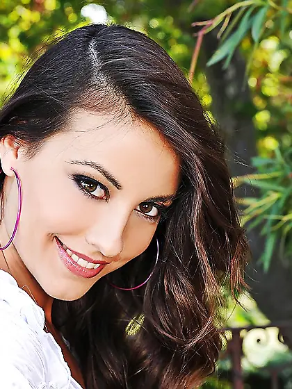 Pretty tiny tits skinny teen