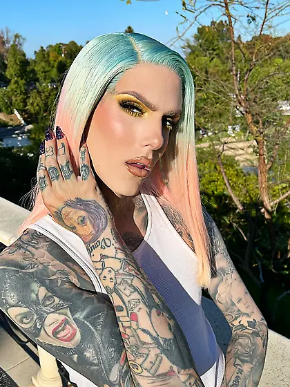 Jeffree Star tattooed makeup twink