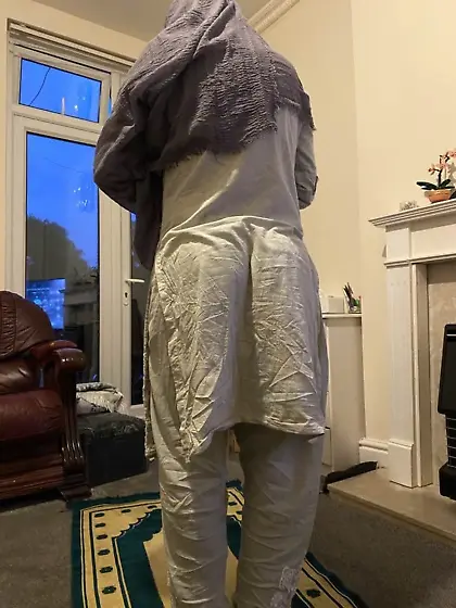 Muslim auntie showing off huge ass
