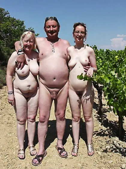 Plain looking woman like 'em OLD.