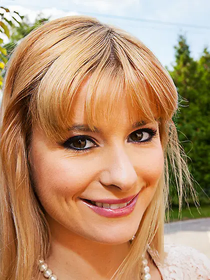 Tanned blonde horny pussy