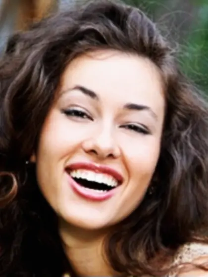 Brunette xxxmaxim perform close