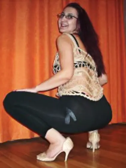 Redhead sexibigass perform anal