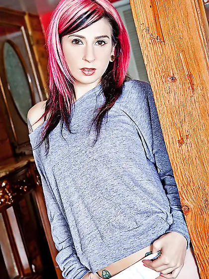 Mature amateur trimmed pussy