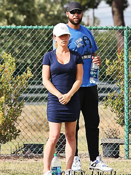 Kendra Wilkinson Braless