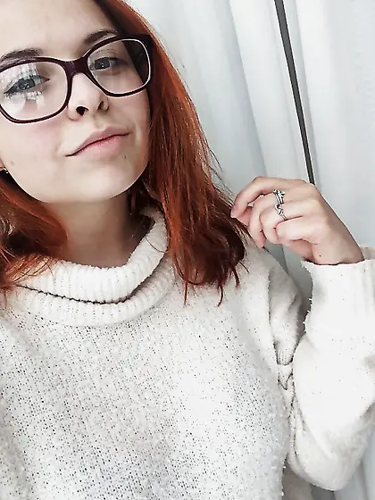 Young redhead mum selfshots - you wouldnt think she had two