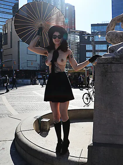 Ms.  Rosie Wilde (Ms.  Rosie Levine)