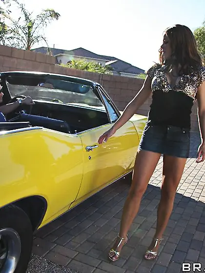 American mature sexy brunette fuck