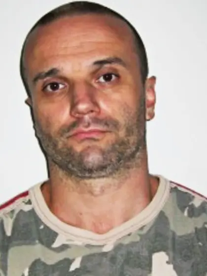 Brunette hairymuscles1 perform anal