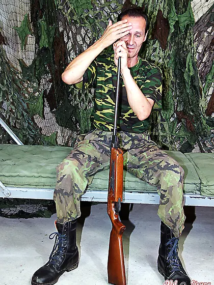 Cute horny chick fucks